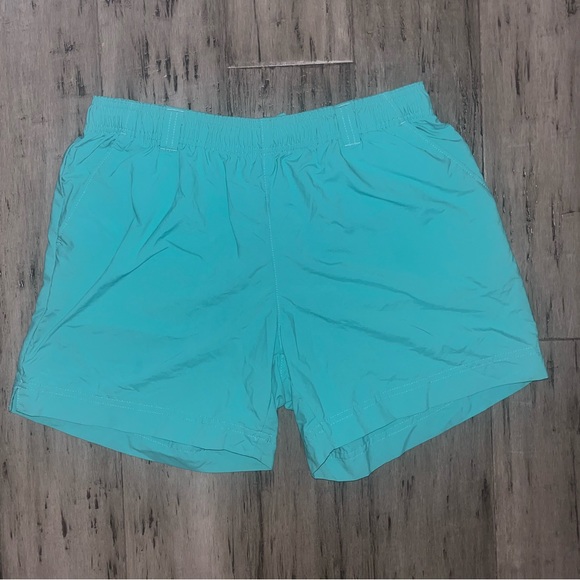 Columbia Women’s Fishing Shorts Turquoise Size Medium - Picture 2 of 4